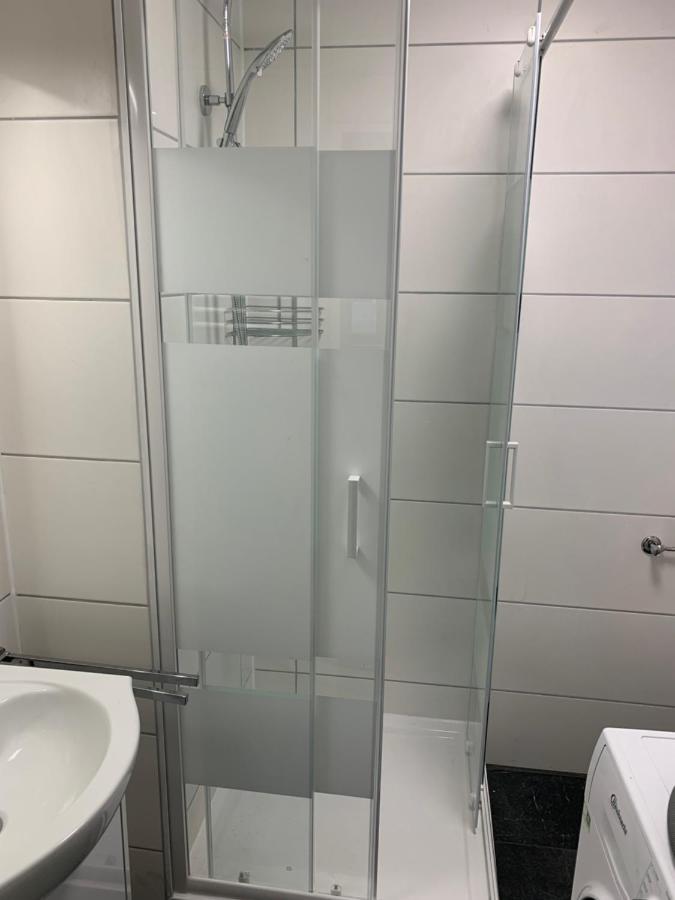 Neue Und Zentral Gelegene Wohnung In Щутгарт Екстериор снимка