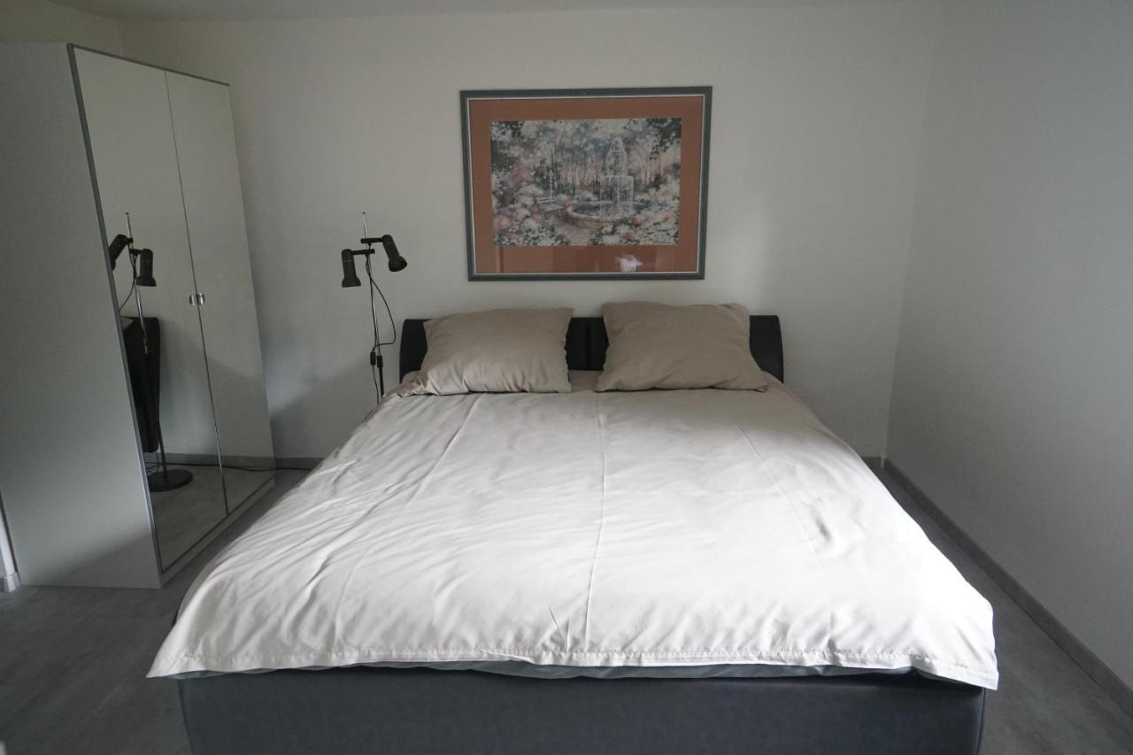 Neue Und Zentral Gelegene Wohnung In Щутгарт Екстериор снимка
